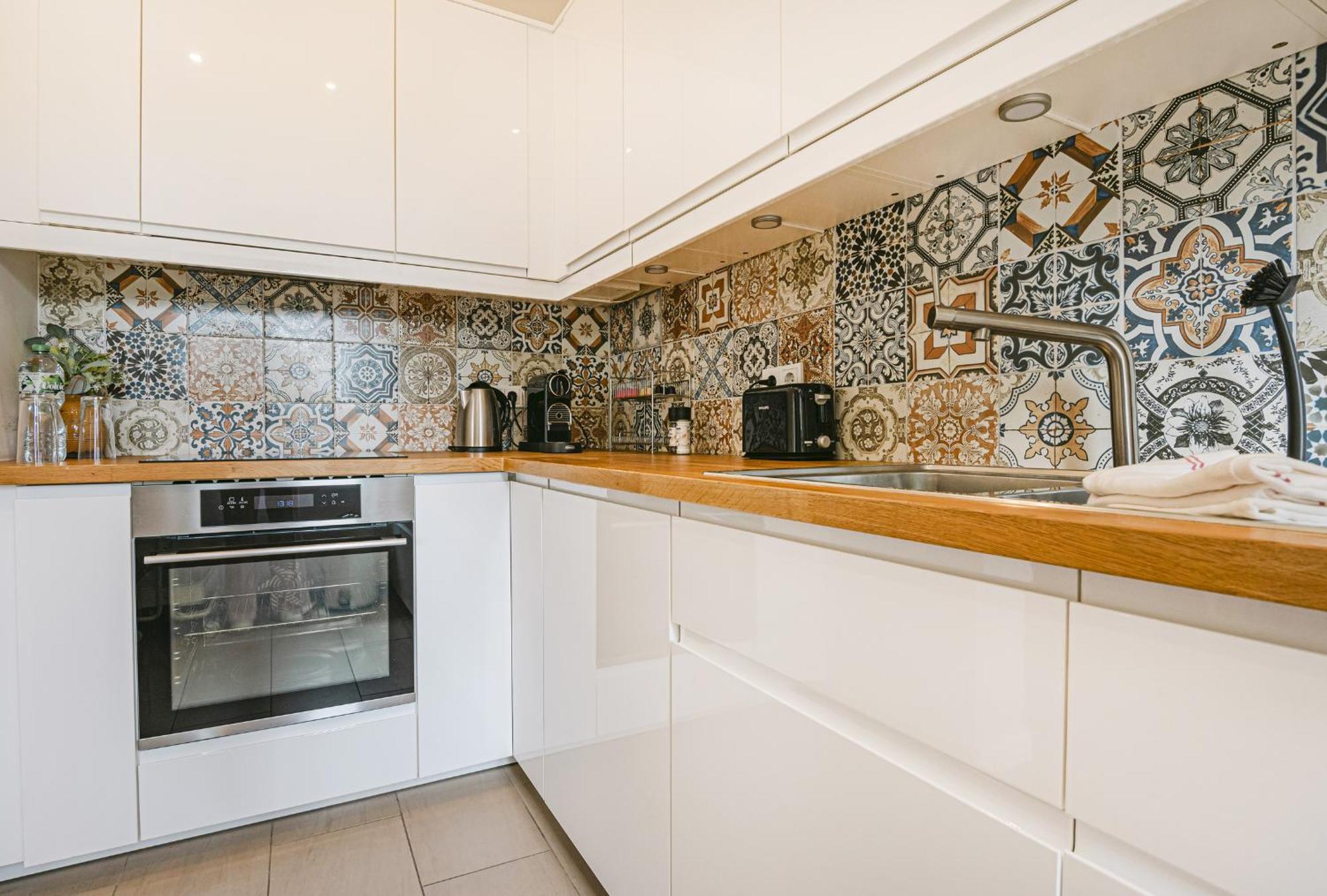 Bw5 - Luxurious Three Bedroom - 110qm - Ac Apartment *