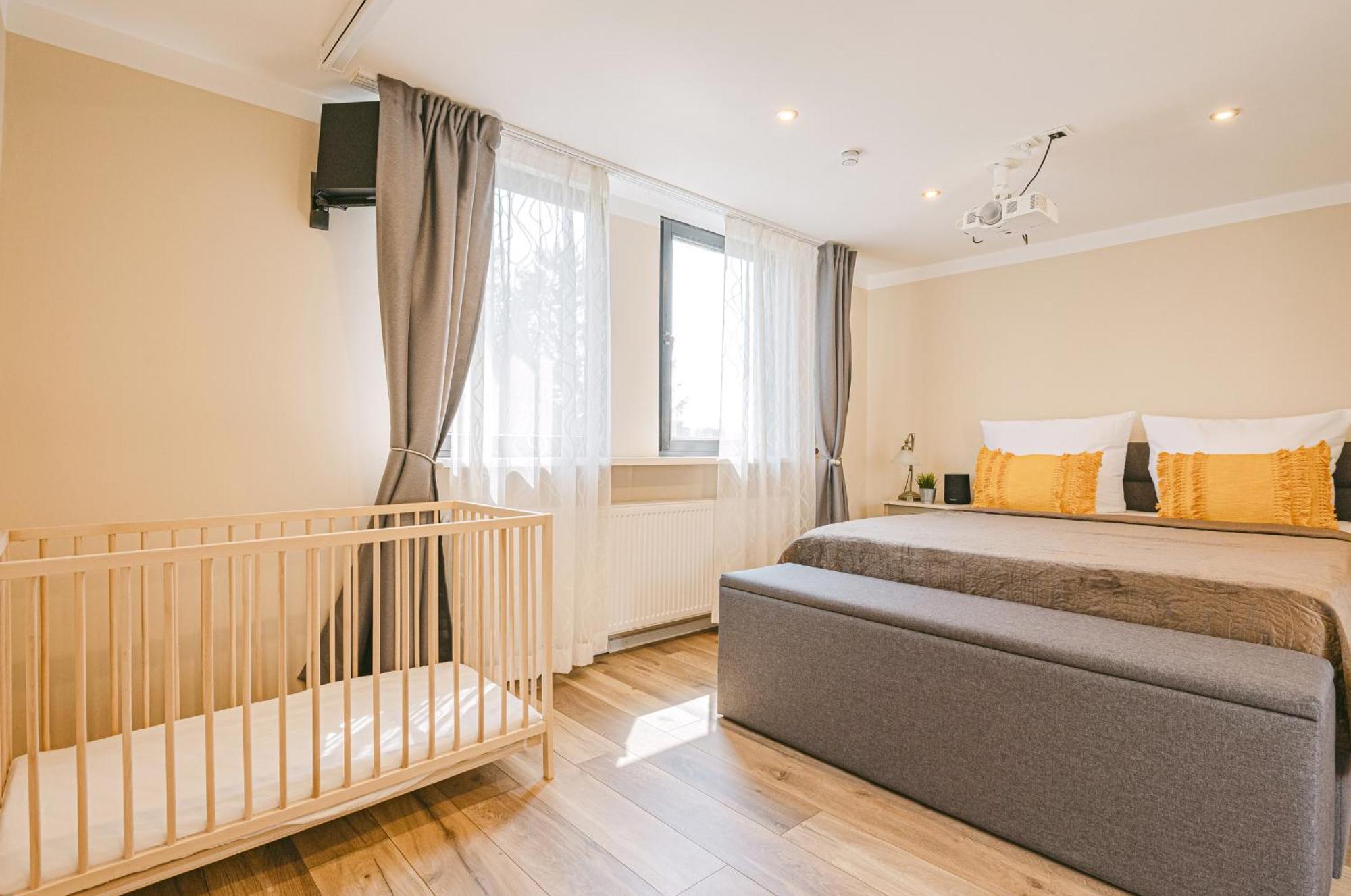 Bw5 - Luxurious Three Bedroom - 110qm - Ac Muelheim an der Ruhr